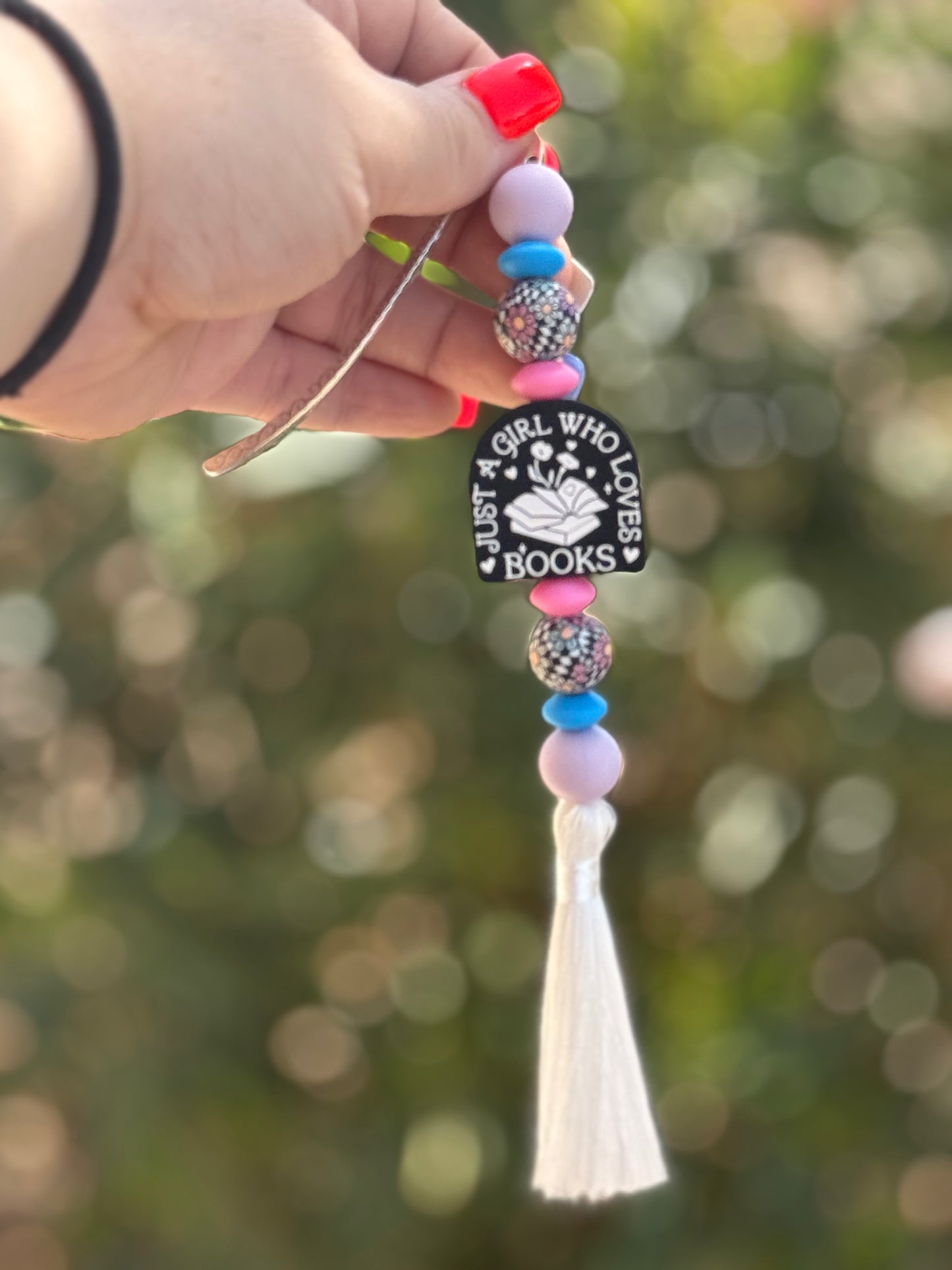 Just a girl who loves books - Bookmark